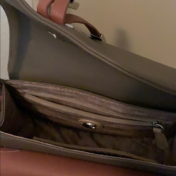 Over the shoulder purse - Picture 4 of 5